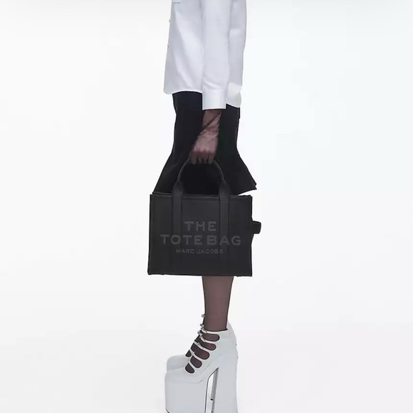 Marc Jacobs Black Leather Tote (Medium) - Picture 8 of 8